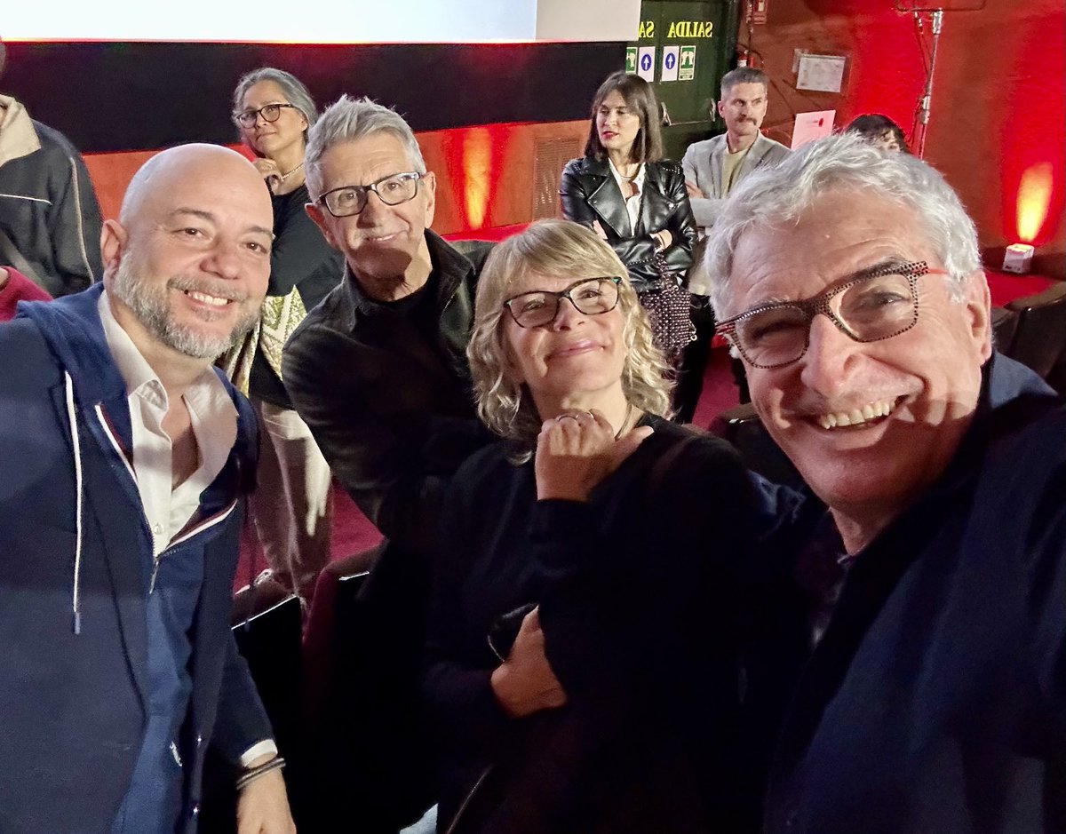 Arranca Docs Valencia. Estupenda entrada del MÉTODO FARRER. Enhorabuena Ramiro Acero!
Y pronto noticias sobre nuestro próximo proyecto con Antonio Hernández. ⁦<a href="/RamiroAcer/">Ramiro Acero</a>⁩