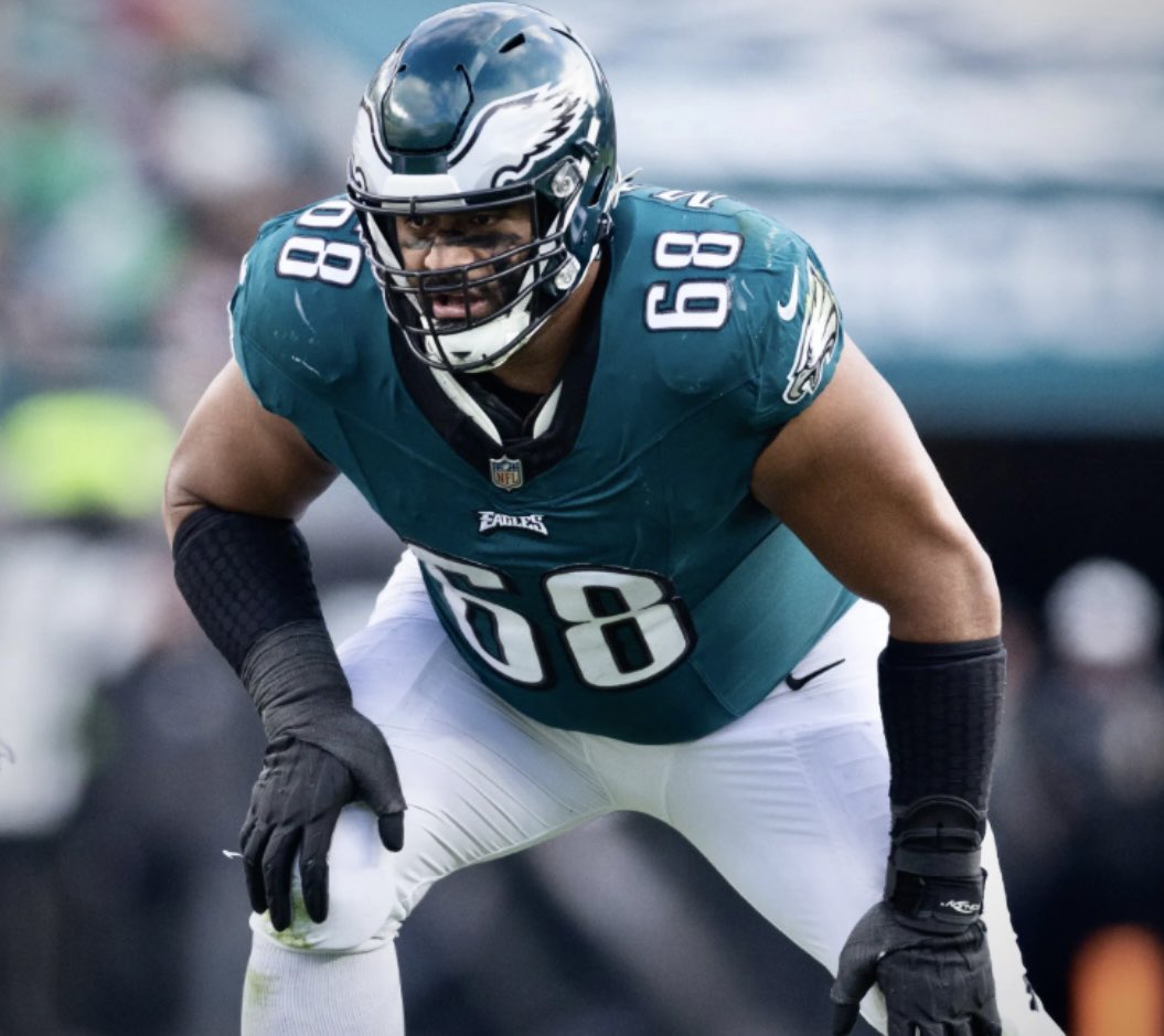 AJ Brown and Jordan Mailata were at the first day of #Eagles rookie minicamp, both coaching on the field and in meeting rooms, per Nick Sirianni.

The new crop of team leaders is already stepping up. 🦅