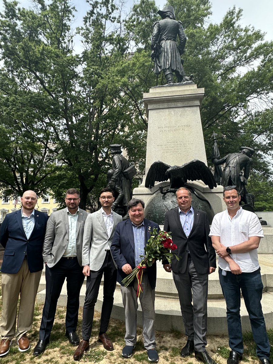 Emanuelis Zingeris tweet media