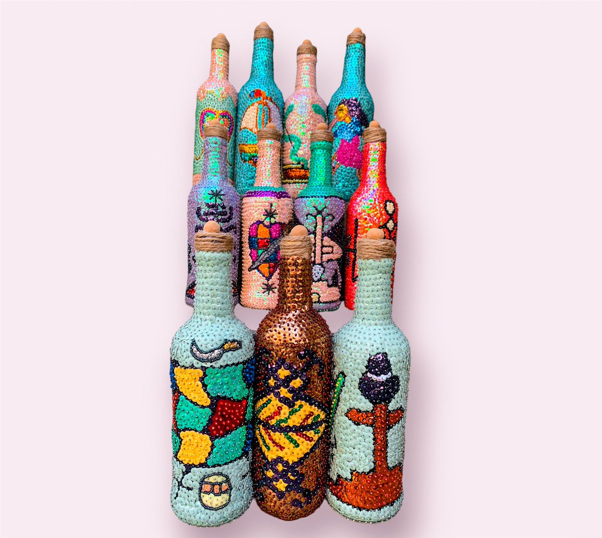 YouselineVital's tweet photo. Découvrez dès maintenant la magie de ma nouvelle collection de bouteilles en paillettes et en perles! ✨
#yvi #Décoration #Luxe https://t.co/LYFKfNvCW6