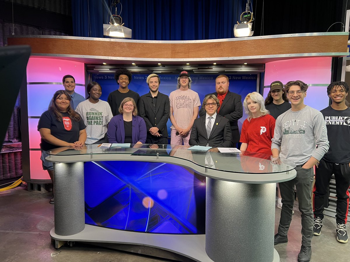 enmunews3's tweet photo. Last Newscast of the semester! Join us live at 5:00 p.m on channel 3-2 or at https://t.co/RyatxpCYCJ. Live stream at https://t.co/joZrvCU2vo. Thank you for tuning in this semester and we hope you’ll join us in the fall! 

Don’t forget to like and share!
Have a great summer!😁 https://t.co/47cHEffFOq
