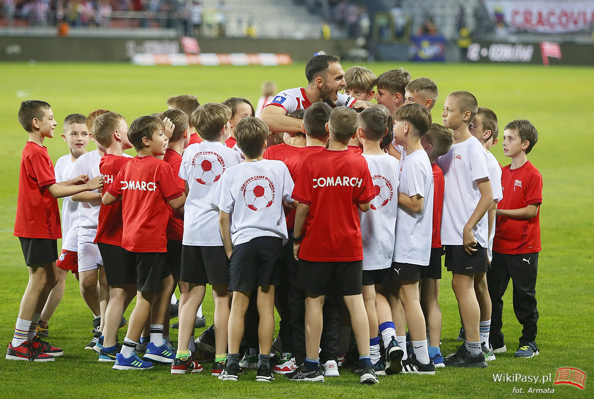 WikiPasy's tweet photo. Cracovia - Górnik Zabrze zdjęcia z meczu: https://t.co/J3apOfYBfO https://t.co/QPYKarDVbu