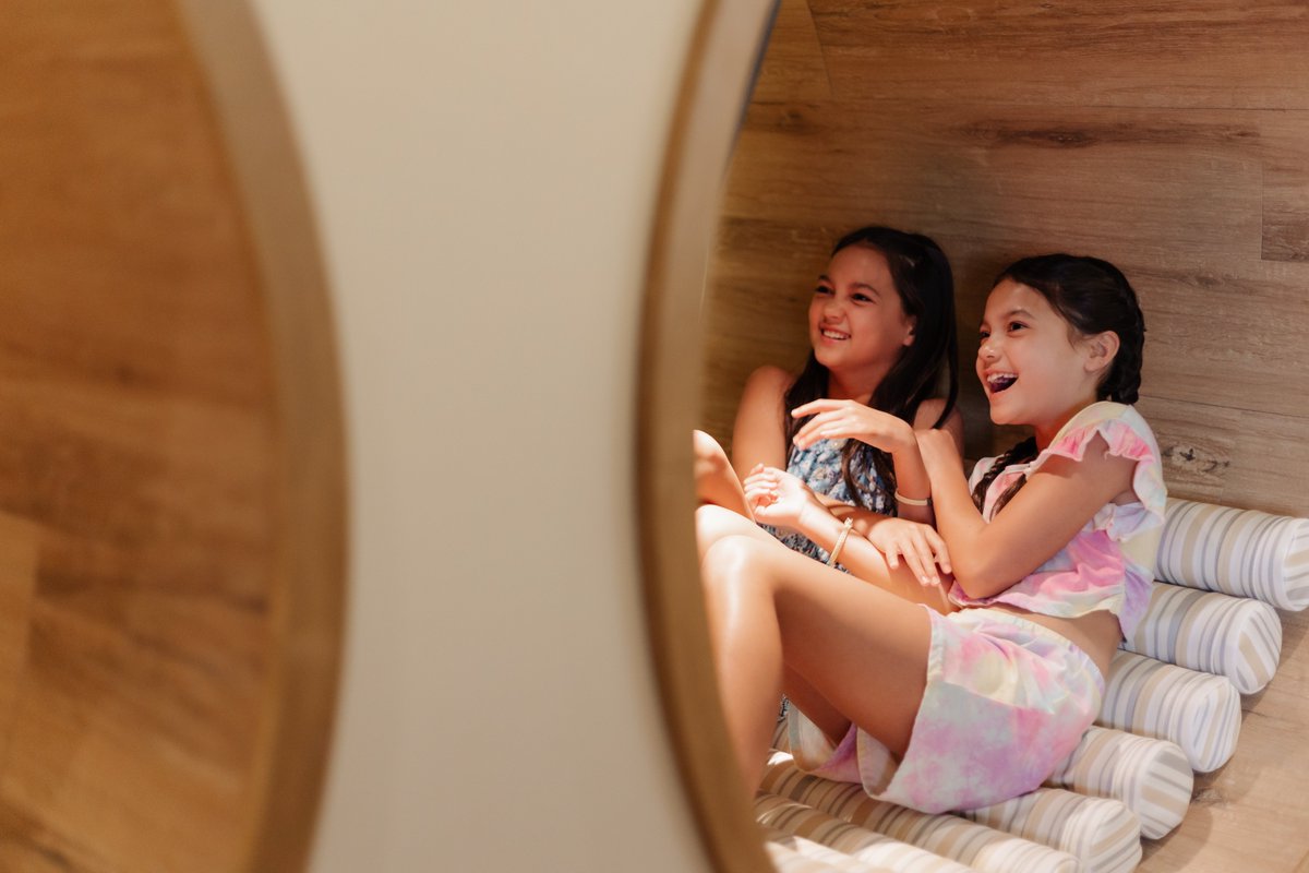 VallartaGV's tweet image. Calling all young adventurers! From exciting games to creative workshops, there's never a dull moment here! Come play, learn, and make memories that last a lifetime. #LuxuryKidsClub #FunForEveryone #FeelsLikeMagic #VelasResorts