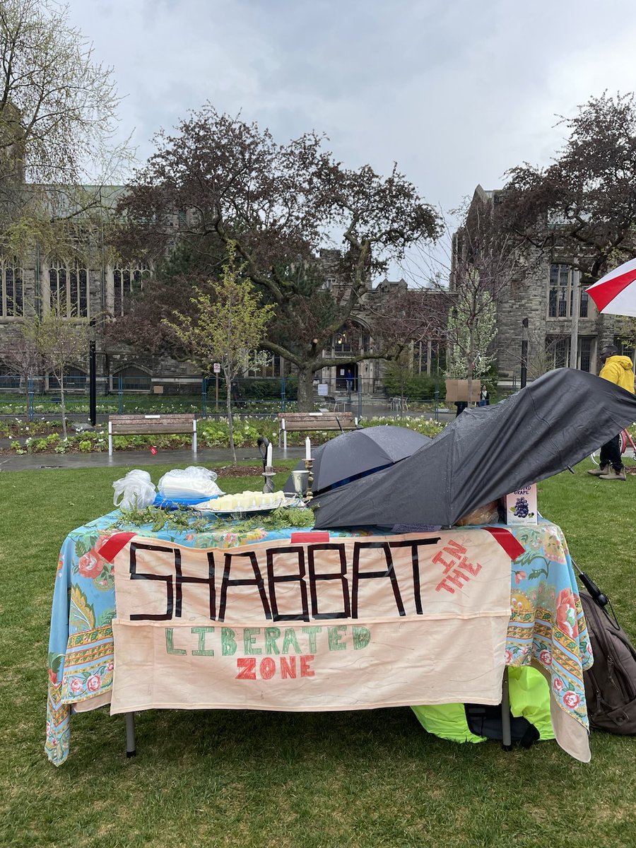 Shabbat Shalom to everyone at the U of T encampment. Big love to my comrades from the Jewish Faculty Network.