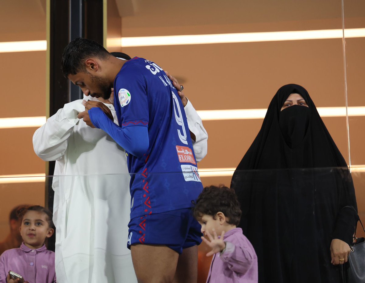 hsalali9's tweet photo. فخور فخور جداً بدعمكم الدايم ربي يخليكم لي ولايحرمني منكم يالقلب الكبير ❤️❤️ بوجودكم الامان كبير جداً وعطايا ربي كثيره بوجودكم ❤️ https://t.co/nobgMWc6Cw