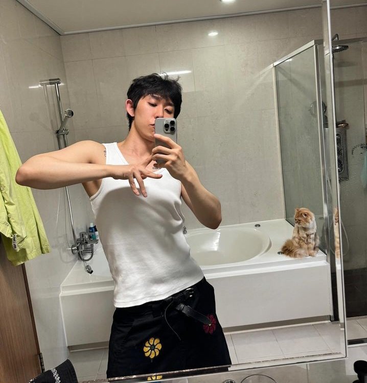 KHHBOYS's tweet photo. code_kunst;  code kunst https://t.co/AH45JPKvq0