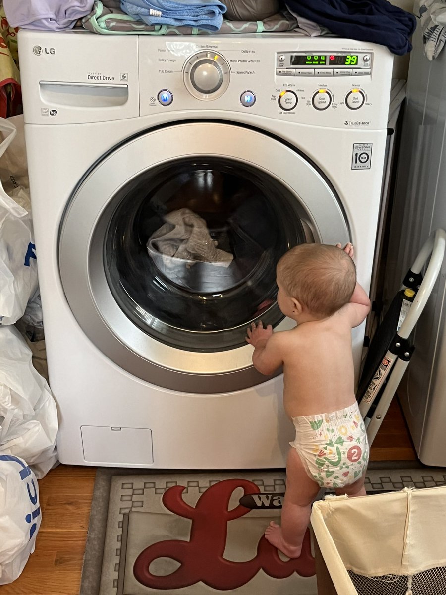 LegallyBb's tweet photo. @LGUS even babies love smart appliances! https://t.co/QeUl3fA5ih