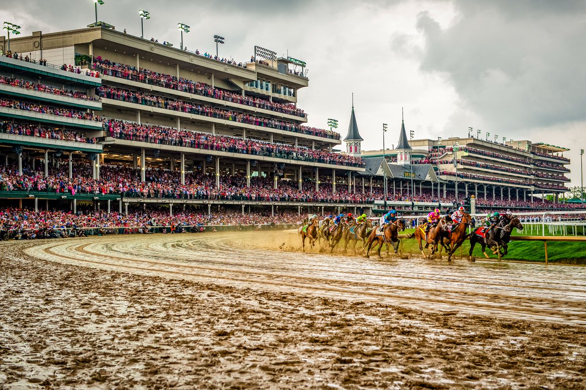 KentuckyDerby's tweet photo. The Kentucky Oaks field thunders past a field of over 107,000 at Churchill Downs. https://t.co/KdMIwVrhcQ