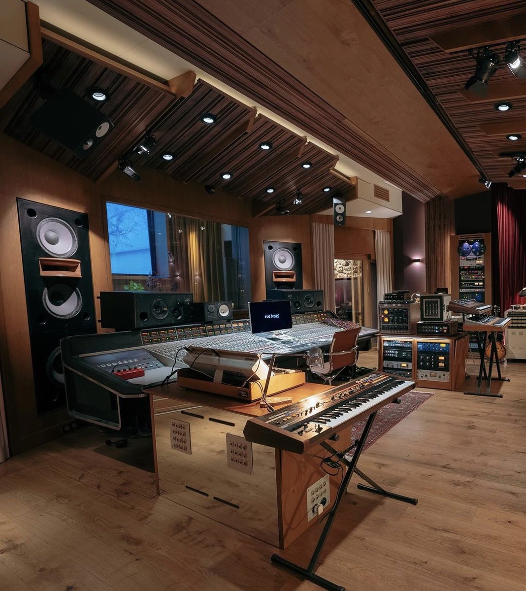 Would you lock yourself in here for the weekend? 👀 #StudioLife