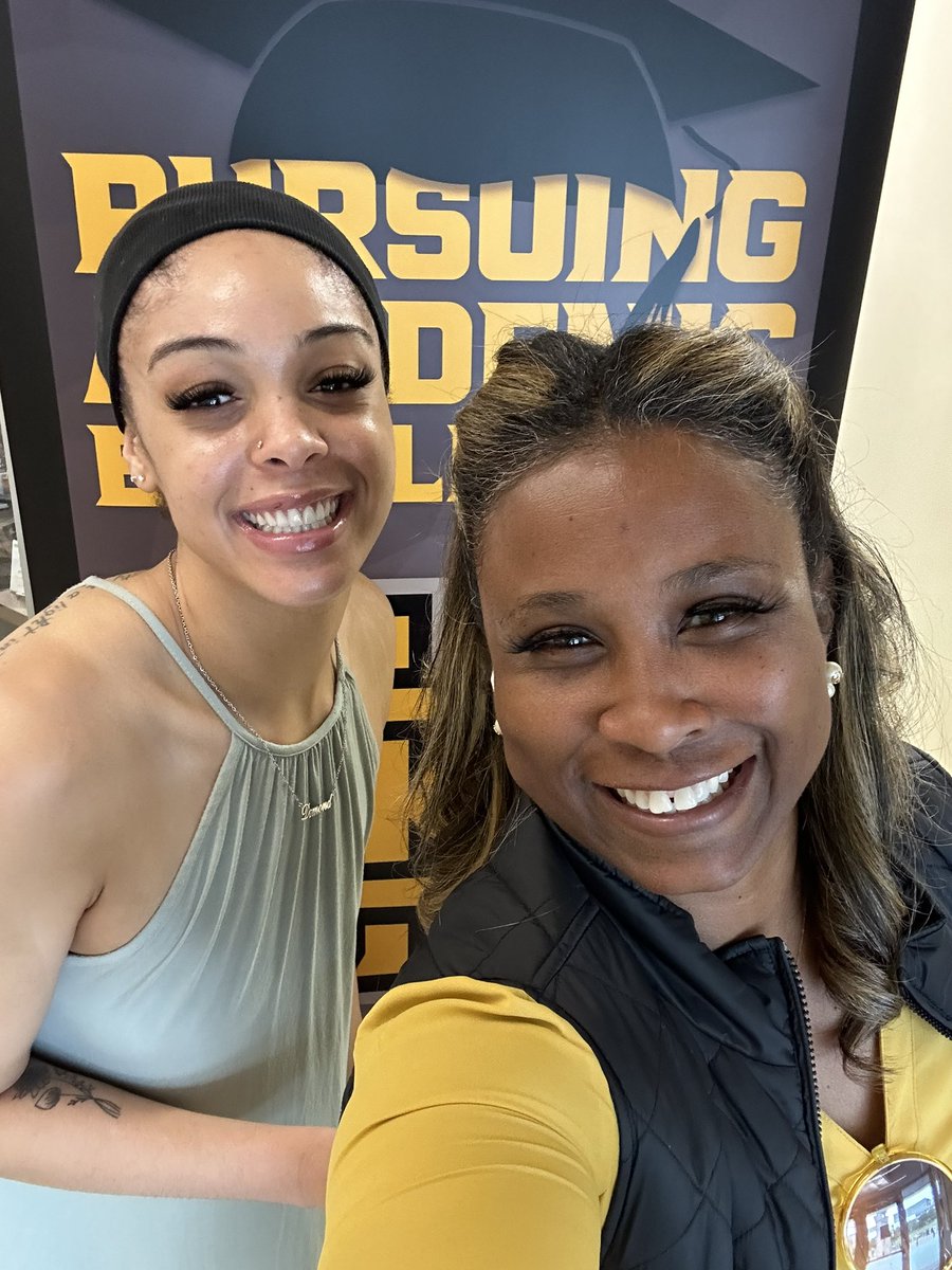 tjsports23's tweet photo. So proud of this group finishing @KSUOwlsWBB @KSUOWLSMBB … we got the most WBB double doubles, a ASUN Champion &amp; KSU WBB Single season block record holder. It’s been a joy getting to know each of these scholar athletes and they know if they ever need me I’m a call away #owlIn 🦉 https://t.co/CpHHMm9rta