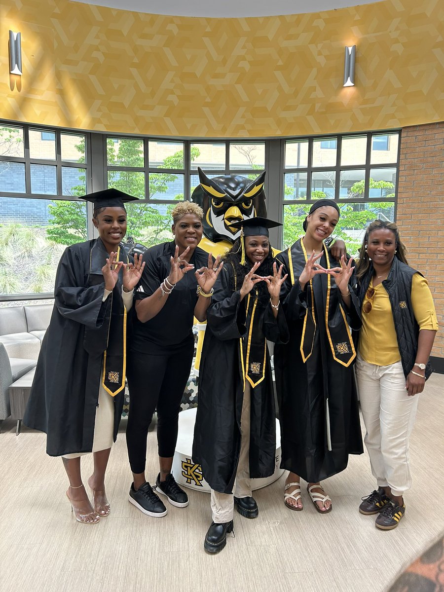 tjsports23's tweet photo. So proud of this group finishing @KSUOwlsWBB @KSUOWLSMBB … we got the most WBB double doubles, a ASUN Champion &amp; KSU WBB Single season block record holder. It’s been a joy getting to know each of these scholar athletes and they know if they ever need me I’m a call away #owlIn 🦉 https://t.co/CpHHMm9rta