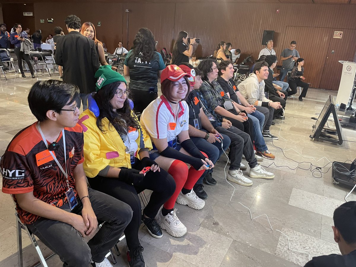 DistritoEsports's tweet photo. El día de ayer estuvimos en el evento de @GamersXMex en la Cámara de Diputados, dentro del mismo hubo dinámicas por parte de @EsportsCornerSh/@TEAMBACKMX, concurso de cosplay y torneo de Mario Kart, muchas gracias por la invitación al evento. 🇲🇽⚖️
#GXM https://t.co/GYq7amEzYd
