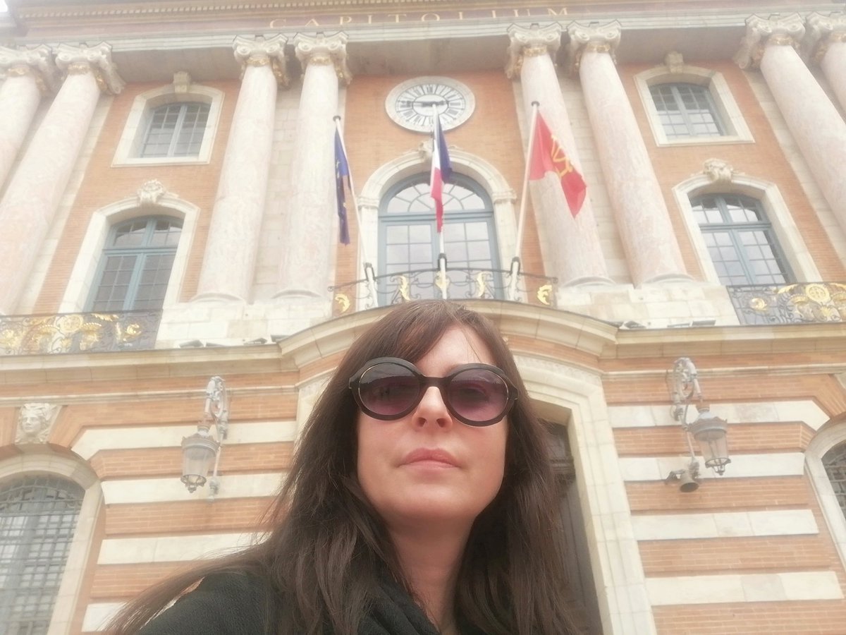 ECassagnet's tweet photo. Passejada tolosana, poesia e medalhas.
Virée toulousaine, poésie et médailles. 
#JòcsflorausdeTolosa  #poesia #occitan https://t.co/TwPNrjm27E