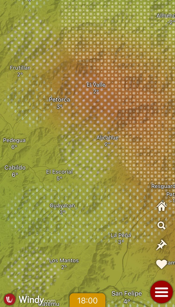 Todo indica que caerá nieve a muy baja altura el martes ❄️ 
La cuesta El Manzano, ruta que une Cabildo con Putaendo si o si debería caer nieve 😌 ⛄️