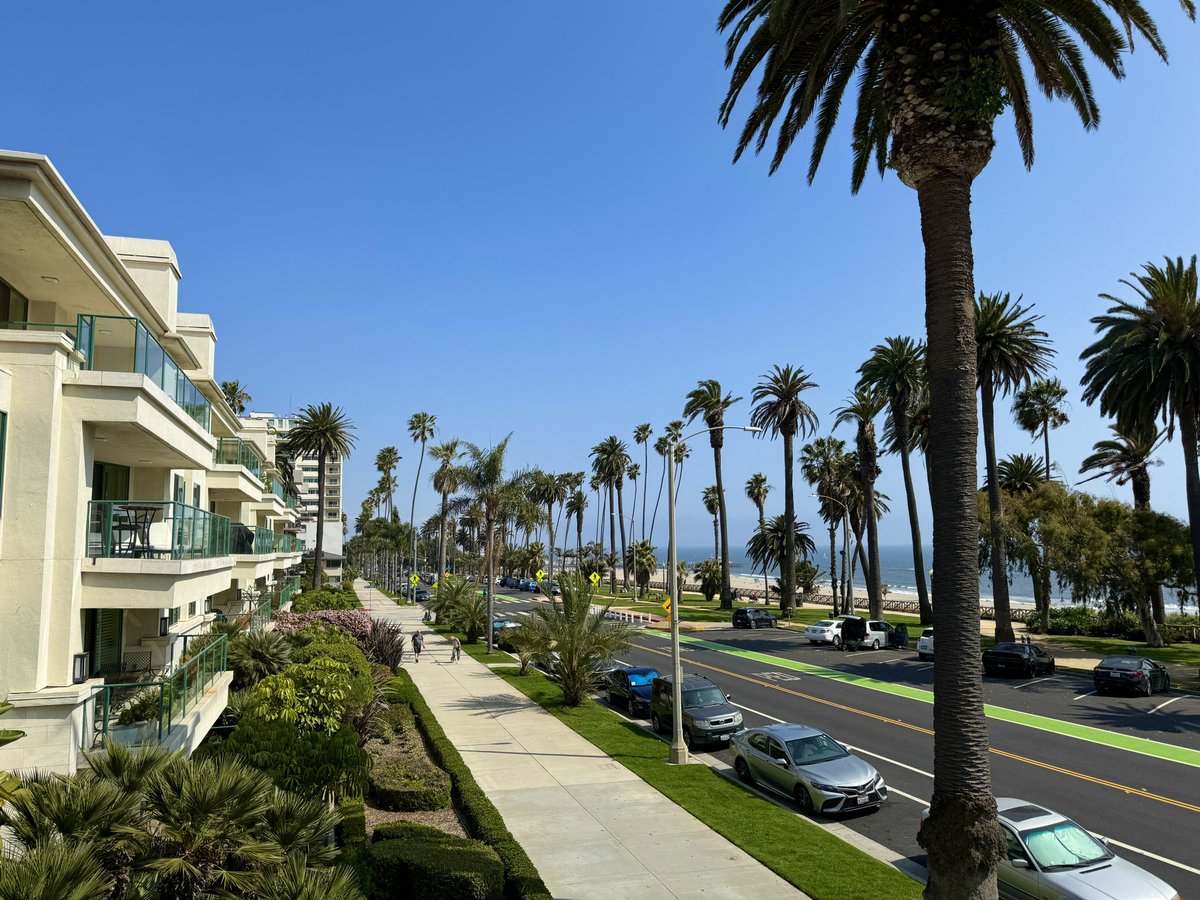 Santa Monica #Weather: Started Cloudy Ending up sunny High of 68° 🌴🎡🏄🏾‍♀️ 🇺🇦 #California #cawx #beachlife