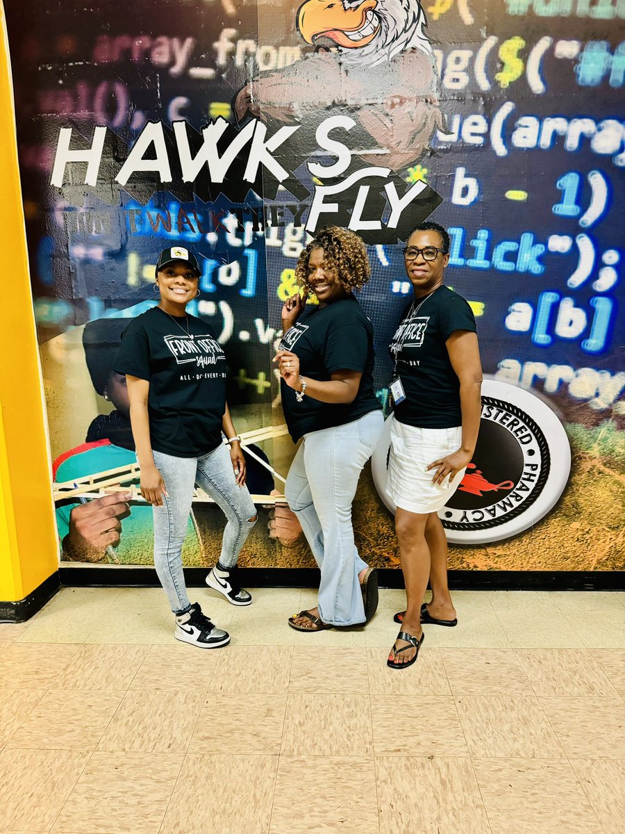 PrincipalMosby's tweet photo. FRONT OFFICE SQUAD! #allDayEveryday https://t.co/FTIZlNc93P
