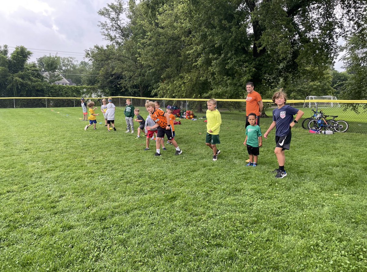 🌞 Summer is on the horizon! Dive into the excitement early by joining our classes this month at Hot Shots Sports. Perfect your game and gear up for an unforgettable summer of sports camps coming soon!
Check out our camps here: hotshots4kids.com/chi/programs/c…
#HotShotsSports #SummerPrep