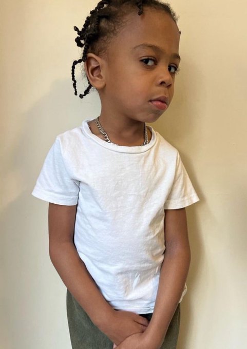 Watch ℳoni's leaked NSFW photo on TwXstars