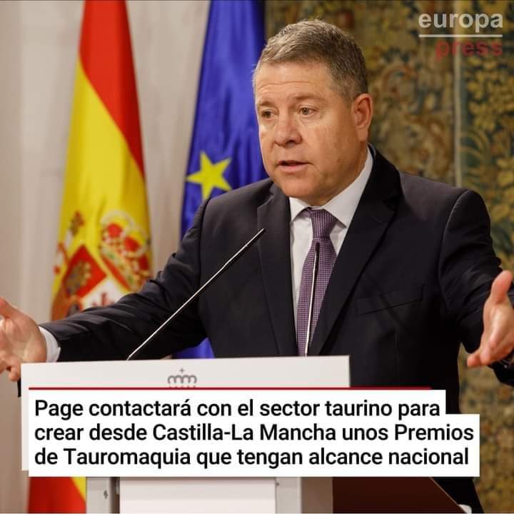 Con tipos como este no vamos a ningún lado...no tenemos bastante con la organización y los vivaEspaña.. para tener que aguantar a un típo que hace lo que le sale de sus partes nobles.. premiando a quien mata a animales.. desobedeciendo a su propio partido...😡😡😡