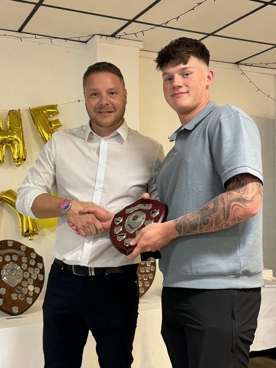 vivcurtis's tweet photo. ⁦@tivertontownfc⁩  Young Player of the Year Zak Baker congratulations Xak. ⁦@Argyle⁩ 💛⚽️💚 https://t.co/Ttfngz3kEN