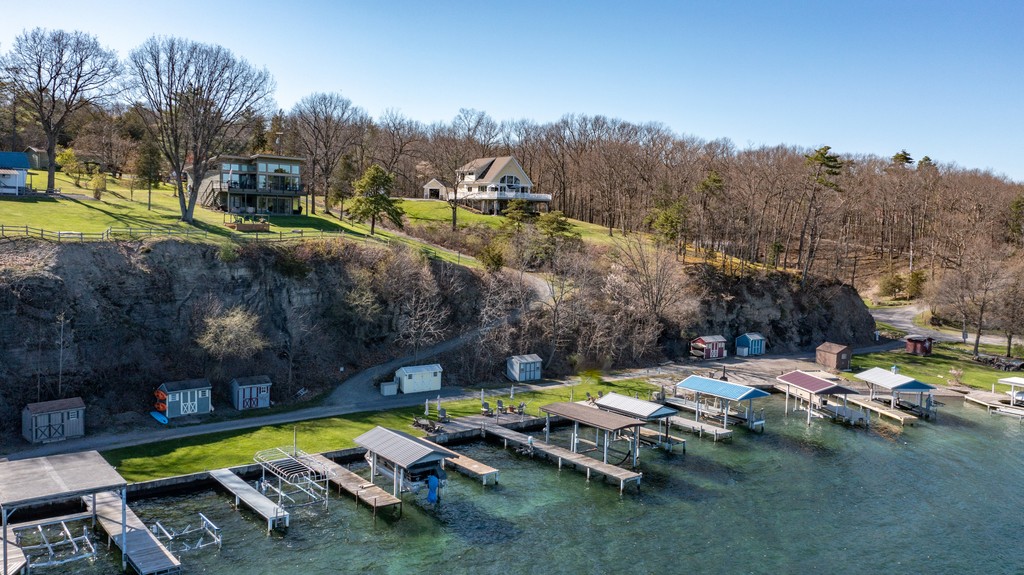 Altavation's tweet photo. Dundee, NY 📸 

This lakeside property is listed by Luanne Palme of Four Seasons Sotheby's International Realty. 

You can check out the listing, and more of our images with this link. 
https://t.co/x9FYIBDRpJ https://t.co/Vtl2qobump