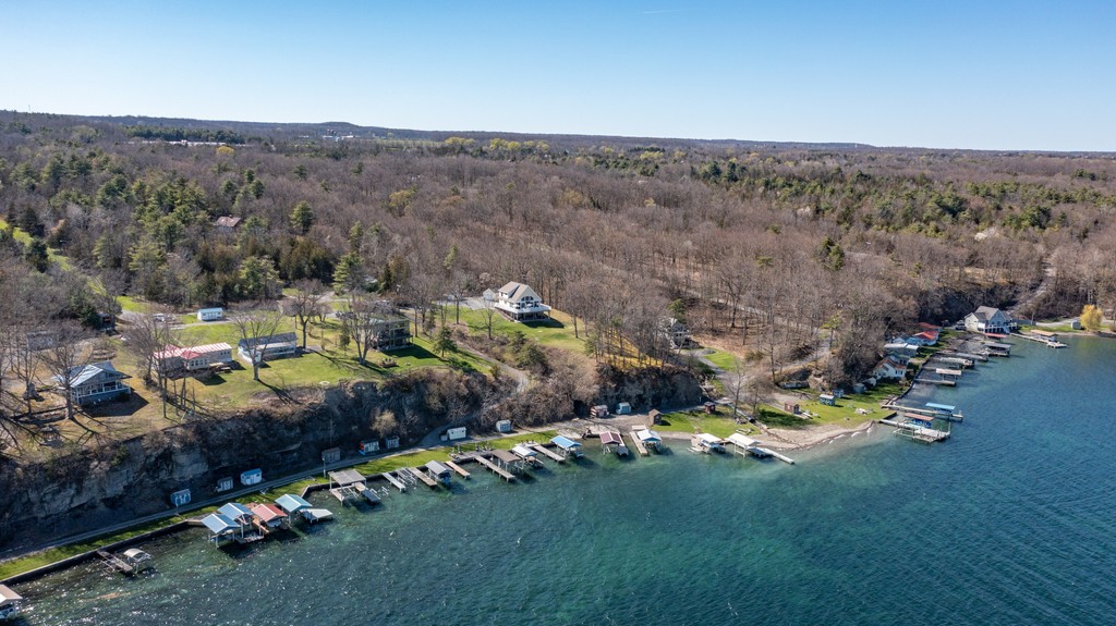Altavation's tweet photo. Dundee, NY 📸 

This lakeside property is listed by Luanne Palme of Four Seasons Sotheby's International Realty. 

You can check out the listing, and more of our images with this link. 
https://t.co/x9FYIBDRpJ https://t.co/Vtl2qobump