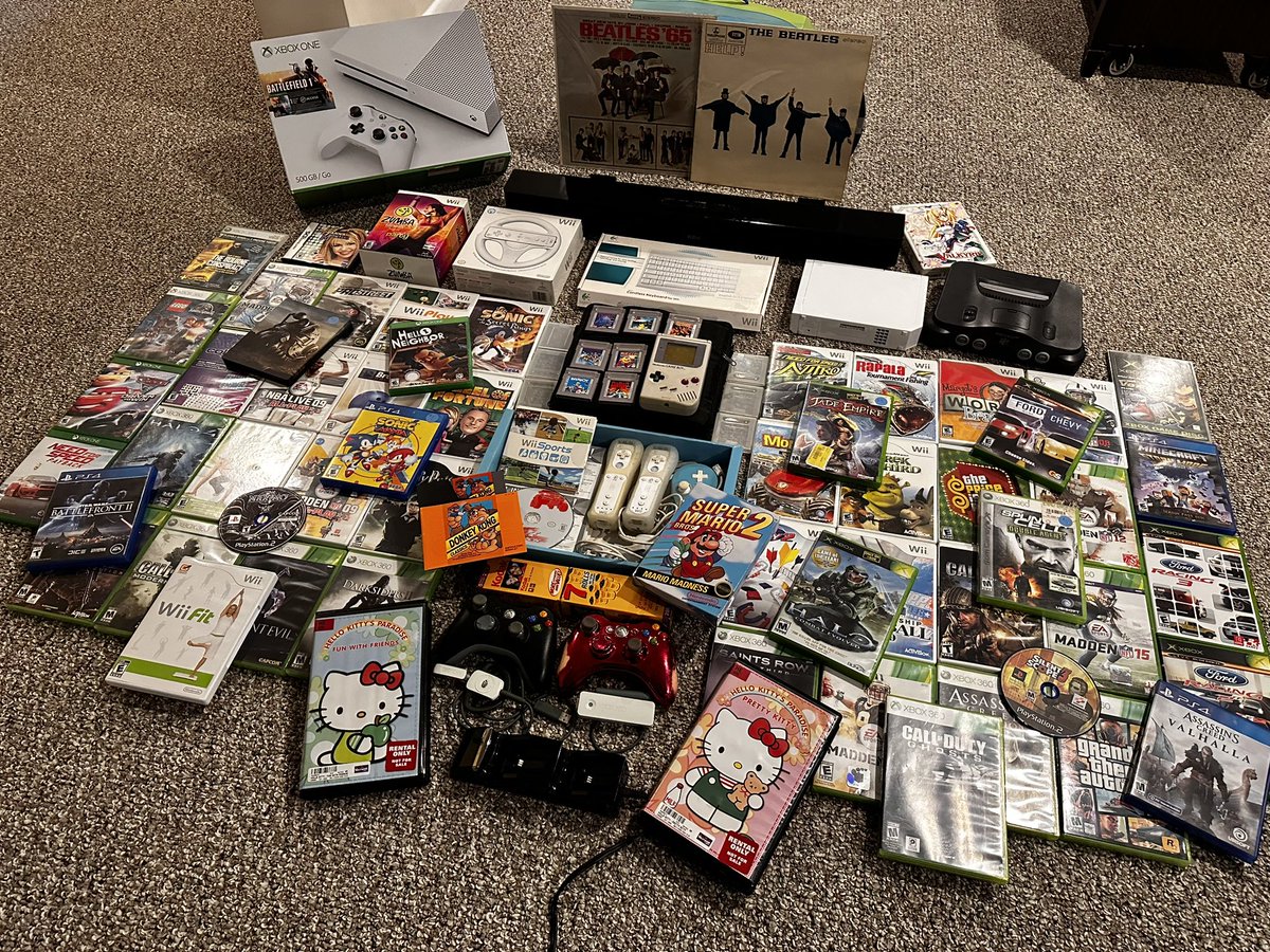 ElDabstroyero's tweet photo. The #yardsale gods delivered today! I got a #GameBoy haul and a SUPER CLEAN copy of Mario 2 CIB - one of my all-time grail pickups so far!
What’s your favorite game in the pile???
#gamehunting #videogames #gamecollecting #nes #supermario #mario #nintendo #mario2 #supermarioland https://t.co/R2xZB4iIRR