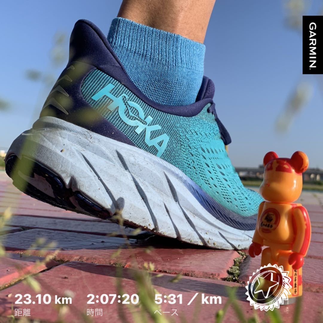 #beatyesterday #garmin #running #hokaoneone #clifton8 #bearbrick #ベアブリック #minifigures #亀の子束子 #朝ラン#timetofly #ホカラン #medicomtoy