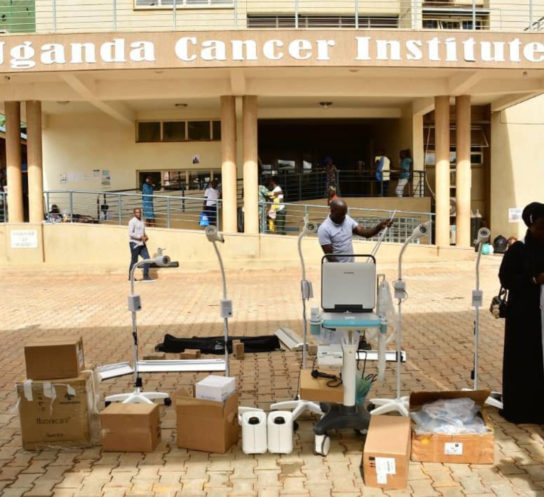 This evening, we received a donation of essential equipment worth Ugx 400m to improve #Cancerscreening and treatment in the communities, from @kofihuganda. #CervicalCancerAwareness @MinofHealthUG @WilliamBazeyo @olaro_charles @nbstv @ntvuganda @DailyMonitor @GCICUganda