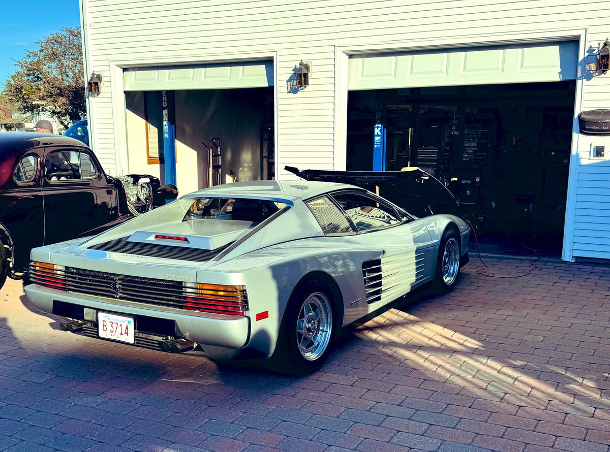 The Ferrari Testarossa stole the spotlight in the hit TV series 'Miami Vice' from the third season onward, becoming a symbol of 80s luxury and excess. 🌴🕶️ #FlashbackFriday #nostalgia #Flashback