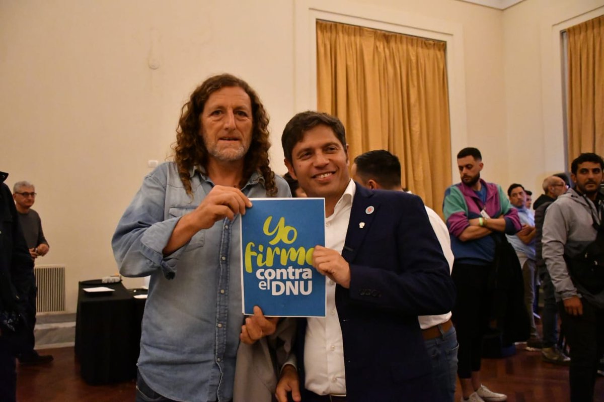 colodeisasi's tweet photo. En la provincia lanzamos la campaña con nuestra @CTAAutonoma @CTAABuenosAires "Un pueblo firme contra el DNU".

✍1 millón de firmas para que se derogue tamaña afrenta contra nuestro pueblo.

El gobernador @Kicillofok apoya la iniciativa contra la entrega, el ajuste y el saqueo. https://t.co/oteqIJFmY9