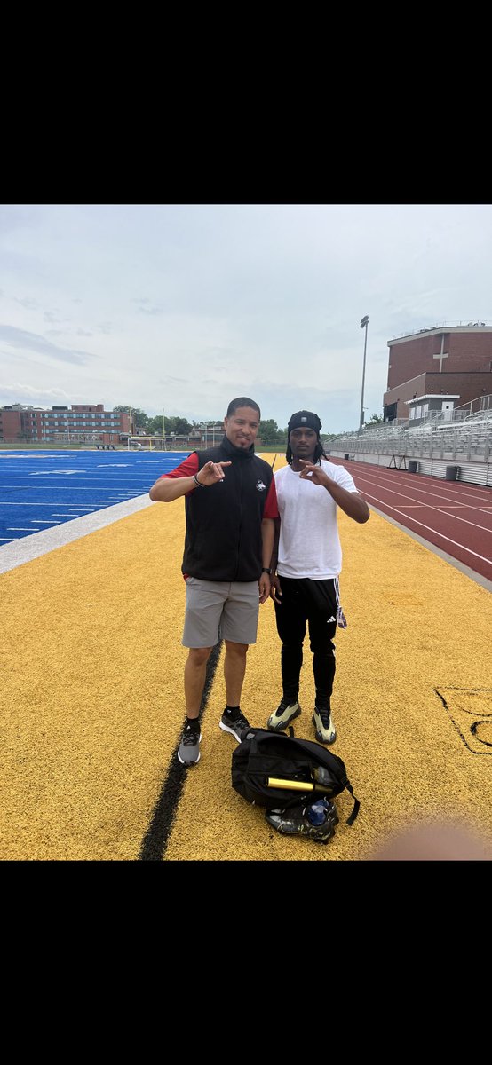 Thank you @CoachDJBland for stopping by and taking the time to watch me on the field !