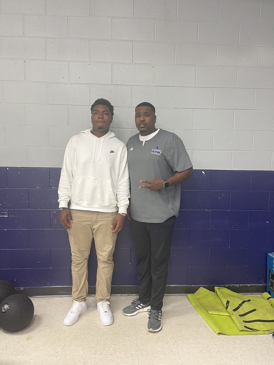 BigServick's tweet photo. After a great conversation with coach @Taylor_DwayneJr I am proud to receive an offer from Alcorn state University @InDEAMweTrust @CoachBuckels https://t.co/hifB4lca0S