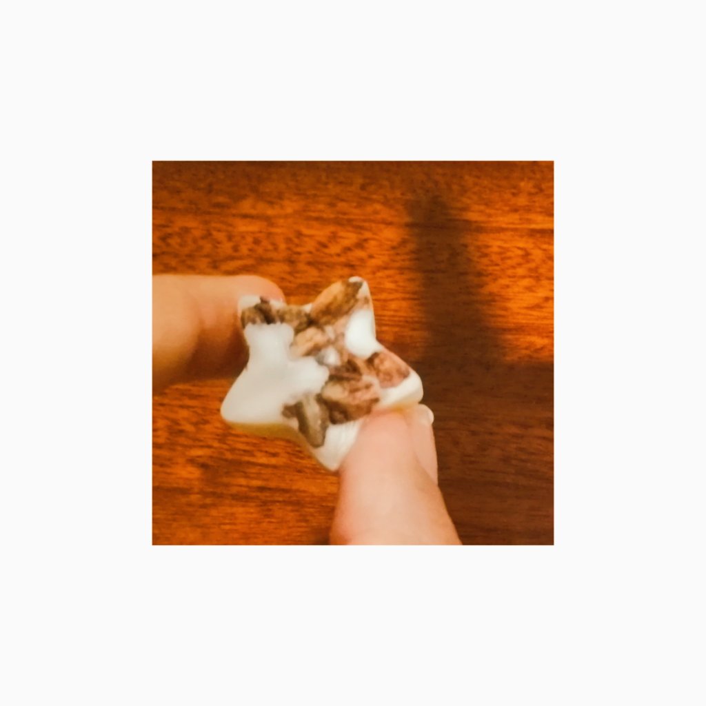 AngelicaGomezT's tweet photo. Crónica de viernes:

Noche de pelis y experimentos culinarios 🌚🌟 hoy estrellas de granola keto @almazencol 🍫🤎 con yogurt griego 🤍🥄

"Comer es una necesidad, pero comer de forma inteligente es un arte"

#FelizViernes #Familia #Cocina #MamáEnamorada #Timing https://t.co/YzYwPpYavw