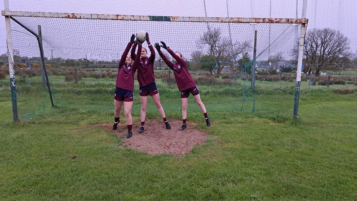 Galway LGFA are delighted that @Resilience_ie have decided to support our minor ladies' goal keepers with gloves for the 2024 season. Here Alena,Orla and Aisling with Mentor Brian have been put through their paces after receiving their gloves. Best of luck girls #serioussupport