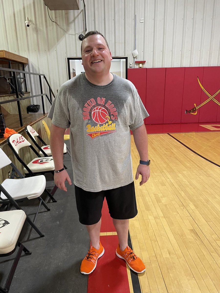 bbaumbro's tweet photo. Mr. B-Baum had a blast subbing at Dale Public Schools today as they are so close to finishing out the school year. I will say subbing for basketball practice hits differently than subbing in the classroom! ๐
Thankful for our coaches @DaleBBallOK and all that they do! #Subbing https://t.co/sJg4OfUh1B