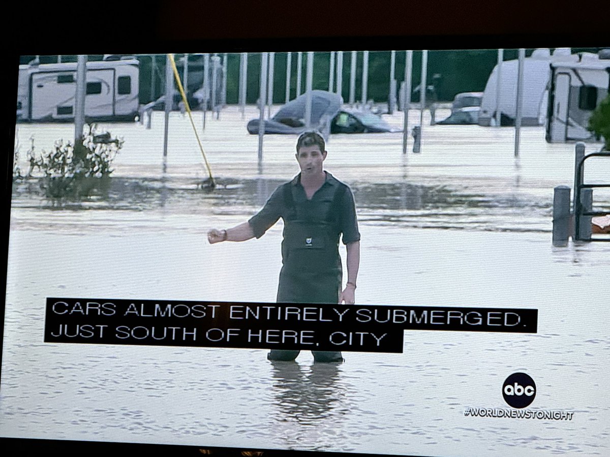 davidb383's tweet image. Matt Gutmsn is an ok reporter ( ABC NEWS) but after you’ve seen a half dozen vids of trucks and cars disappearing in Houston flood waters, do you really have to stand out in the frickin’ water to make your point? A very 1970s kind of ‘stand up’ - insulting!