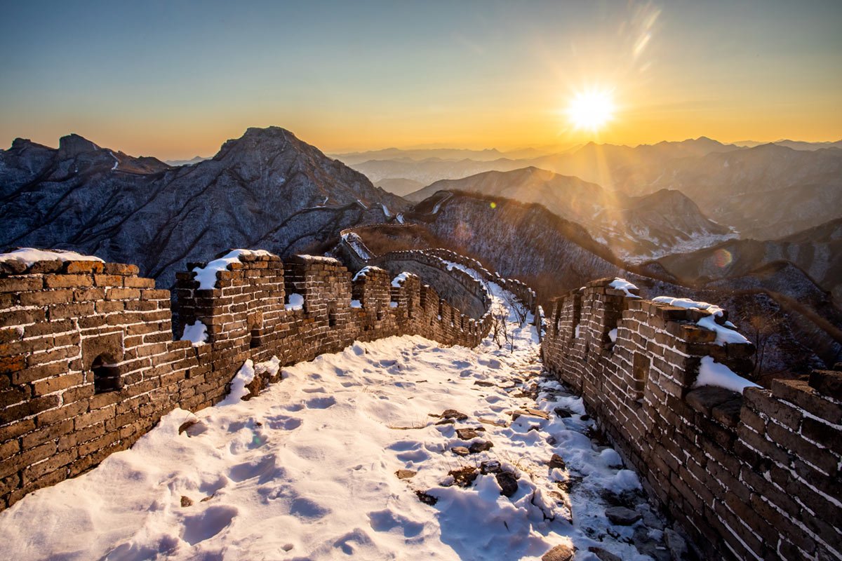 Discover the unseen Great Wall with Simone's captivating photography exhibition! Dive into the wild, uncharted segments through his lens. Explore more on his Instagram!  #GreatWall #TravelPhotography