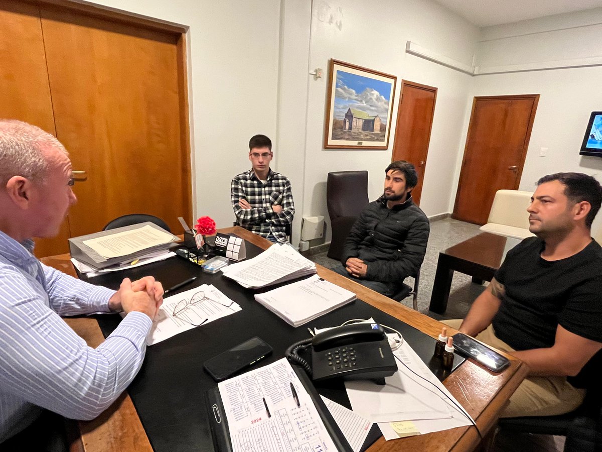 Canal12web's tweet photo. #Chubut |📌28 de Julio apoya la nueva industria del cultivo de cáñamo y aceite de cannabis en el #VIRCh
📍La Asociación "Green Valley Patagonia" se reunió con los intendentes de 28 de Julio y Gaiman, para tratar los avances en el cultivo de cáñamo y aceite medicinal de cannabis https://t.co/HBncgkw0cD