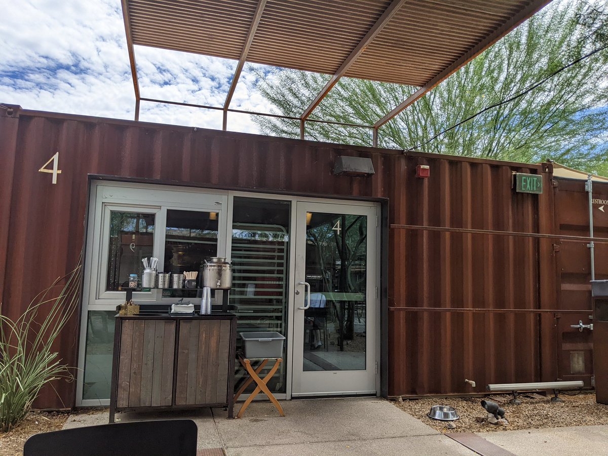 Are you looking for great coffee in Tucson? Head over to Decibel Coffee Works for good brews in a gorgeous space.

Full post: purecoffeeblog.com/2024/04/decibe…