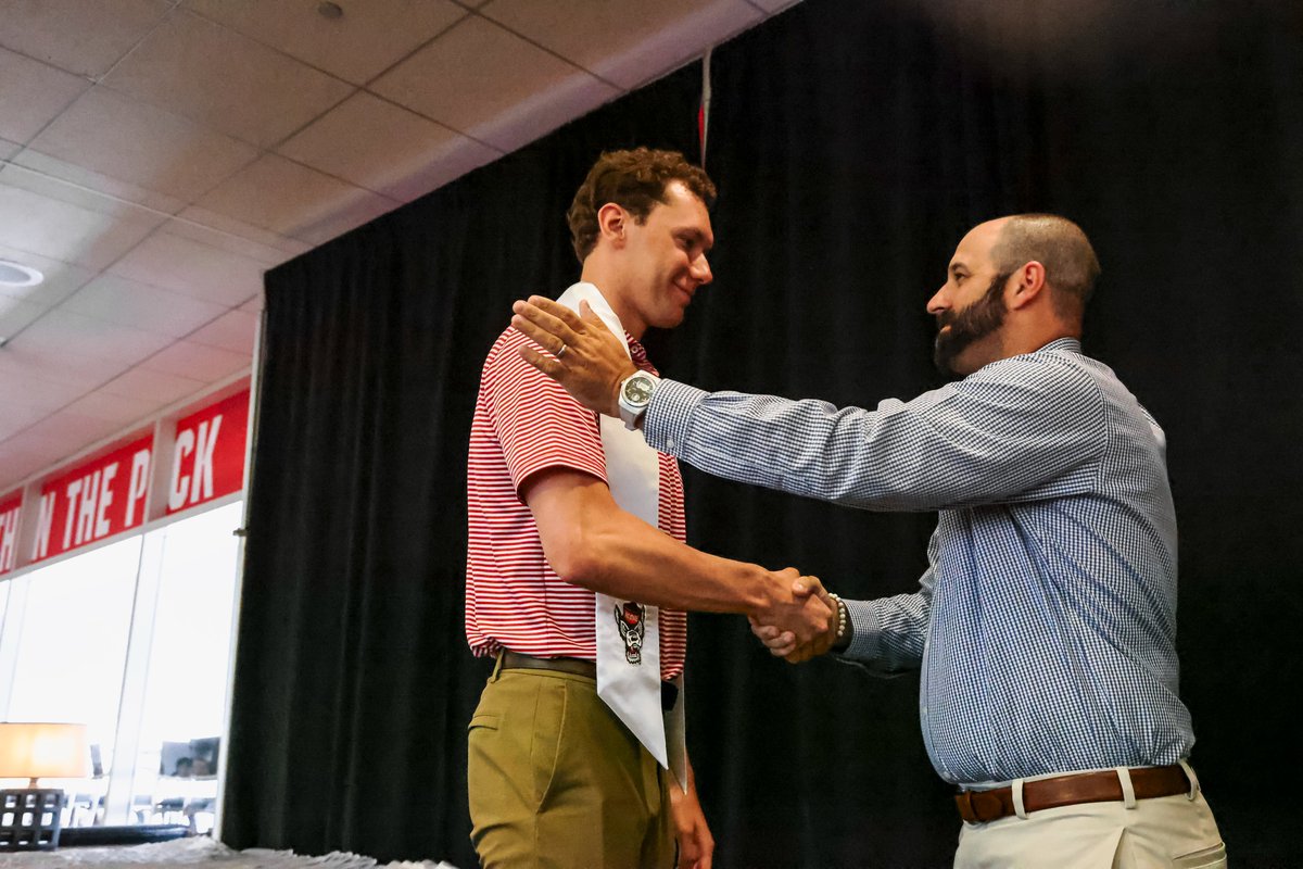 packswimdive's tweet photo. Proud of all our graduates! โฅ๏ธ
#GoPacks https://t.co/qM0W7gKJIM