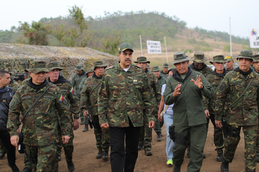 #Noticia 📰 | Presidente Maduro supervisa el Periodo de Campo y Maniobras de Campaña UMBV 2024 'El Esequibo es Nuestro' shorturl.at/gyDN3