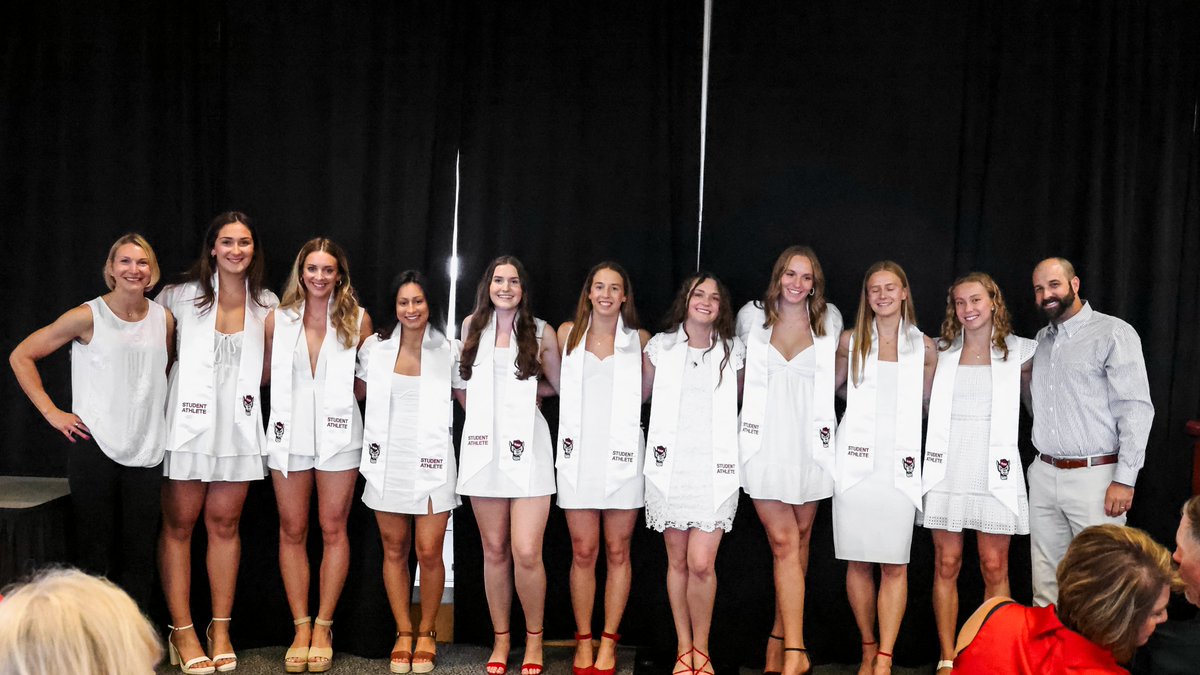 packswimdive's tweet photo. Proud of all our graduates! โฅ๏ธ
#GoPacks https://t.co/qM0W7gKJIM