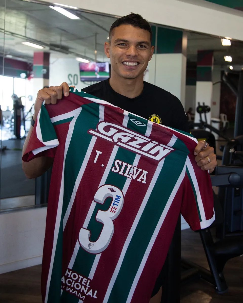 ⚠️ URGENTE! Fluminense acerta a contratação de Thiago Silva para o meio do ano. Clube e representantes do zagueiro de 39 anos chegaram a acordo nas últimas horas. Flu trabalha às pressas para fazer o anúncio oficial. 🗞 @geglobo | @tdellima 📸 Marcelo Gonçalves/Fluminense FC