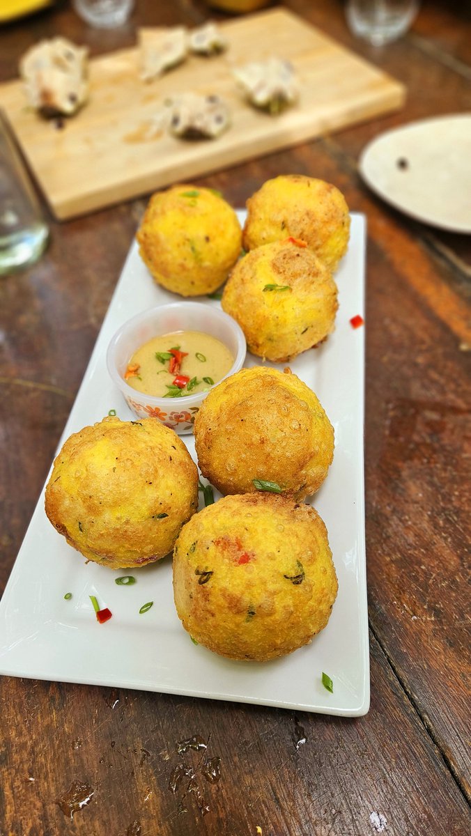 discoverguyana's tweet photo. A Guyanese afternoon snack!
An Eggball is a delightful treat crafted from a boiled egg enclosed in seasoned cooked cassava which is then deep fried. 

#DiscoverGuyana #Guyana #eggball https://t.co/bTxznbbmq2