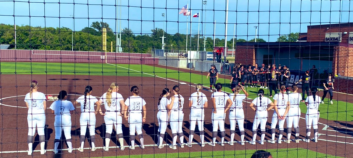 Here we go w/ the states 5A top 10 matchup between Huntsville and Melissa! It’s go time!!! Sting ‘em Hornets!