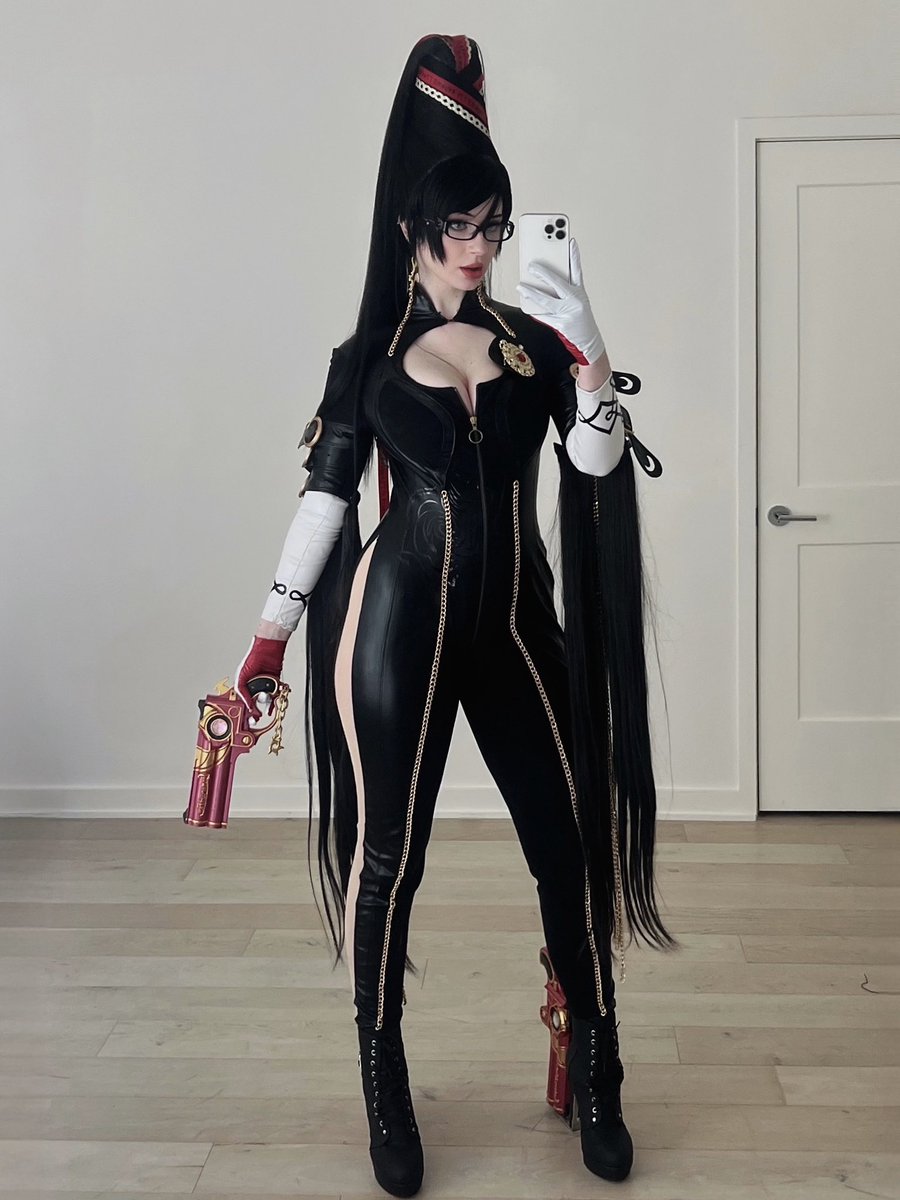 Bayonetta 🌙 https://t.co/1lb0WhZYqp