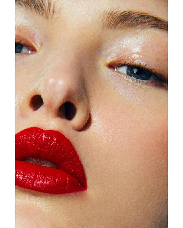 the girl in red 💋 the most perfect red cremè lipstick for your friday night glam ❤️‍🔥⁠
⁠
don't forget to shop our buy one get one FREE lip kit sale 💄 kyliecosmetics.com ends 5.5 11:59pm pst.