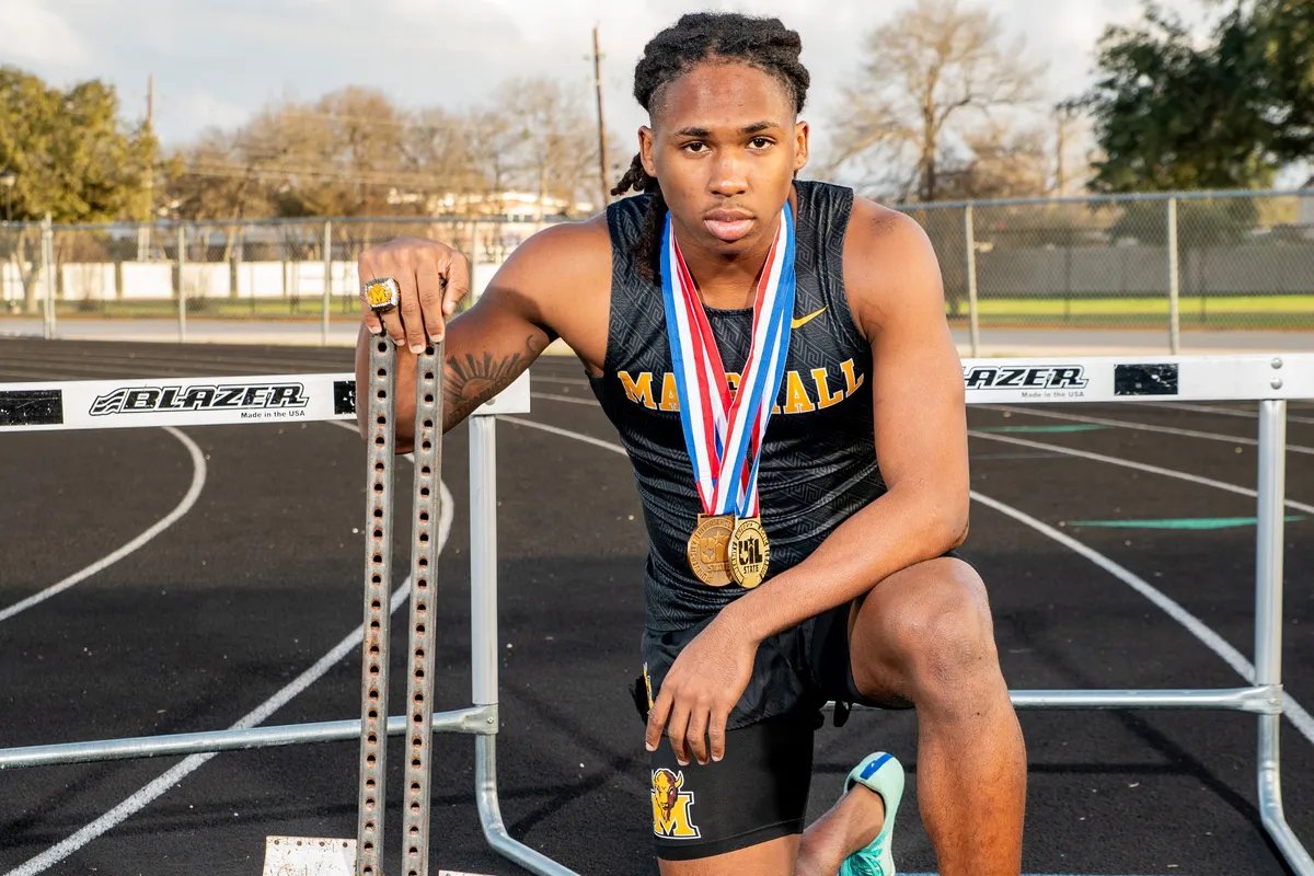 VYPE HOU Public School Boys Track &amp; Field Player Of The Year Fan Poll By <a href="/SunAndSkiSports/">Sun & Ski Sports</a>! Vote until 11:59 pm on Friday, May 10th!

Nominees
<a href="/BSchirck/">Brandon Schirck</a> 
<a href="/ThrowerJayden/">Jayden Thrower</a> 
<a href="/landon_freeman6/">Landon Freeman</a> 
<a href="/CalvionFuller12/">Calvion Fuller</a> 
<a href="/Adin_Lathrop/">Adin Lathrop</a> 
<a href="/Adam_Carter97/">Adam Carter</a> 
AND MORE!!

VOTE:vype.com/Texas/Houston/…