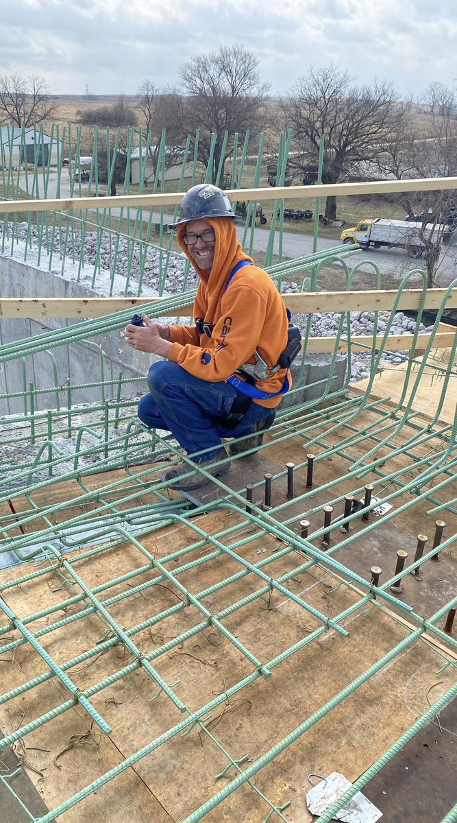 MidAmCarpenters's tweet image. MACRC members showcased their elite skills and training during a recent repair of the Chain of Rocks Bridge on I-270 between Illinois and Missouri. Outstanding work Brothers! #skilledtrades #MACRC #UnionLabor #HeavyHighway